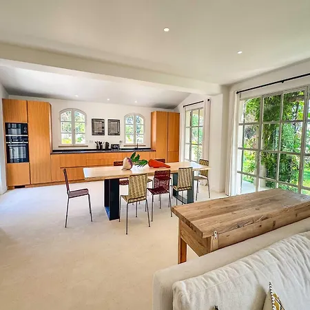 Вилла Mediterranean 6bd 12p South Of